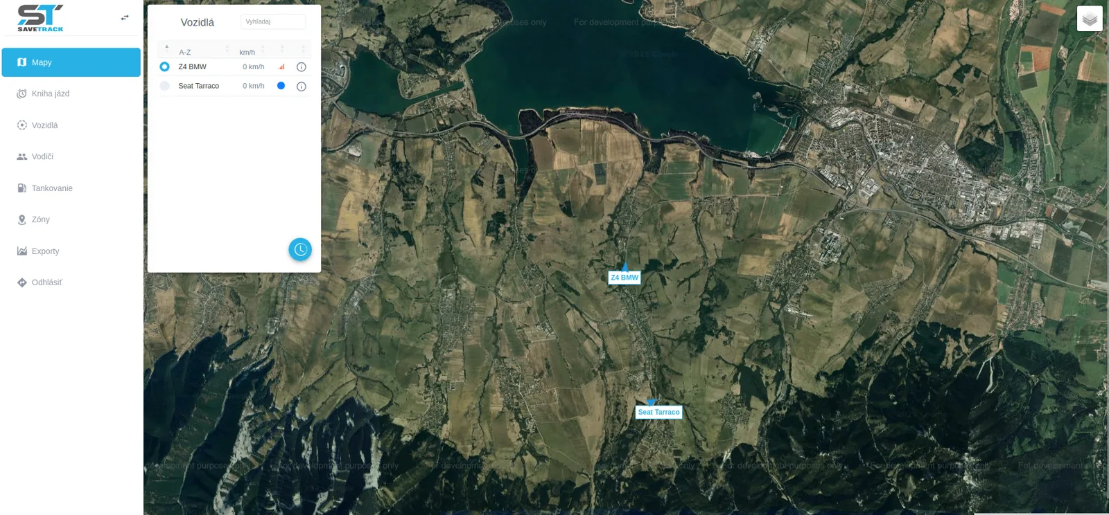 Mapa s trasami vozidel v aplikaci SaveTrack